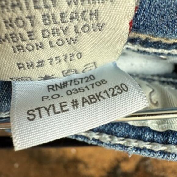 Y2K Stella Cutoffs Distressed Mid Rise BKE Denim Shorts | 27 - Picture 11 of 11